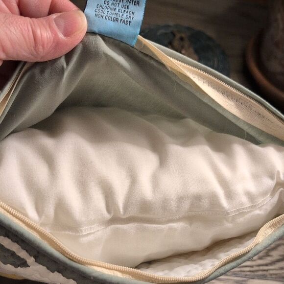 C J Trading Quilted Floral Hibiscus Throw Pillow Honolulu Hawaii - Picture 5 of 8